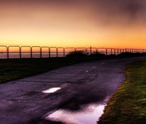 刚刚怀孕右侧小腹隐隐作痛（怀孕右侧小腹隐隐作痛正常吗）