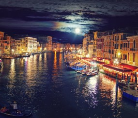 冬季小孩为什么发烧手脚冰凉（宝宝冬天发烧手脚冰凉是应该保暖还是散热）